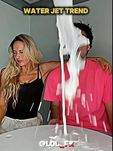 couple water jet trend 🤭 comment what you think? #tiktoktrend #funny