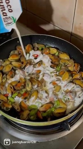 Spicy Ginataang Tahong (Spicy Mussels in Coconut Milk)