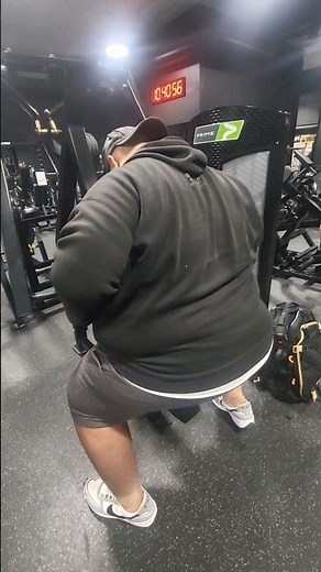 Hitting Seated Rows on the Prime Seated Row Machine