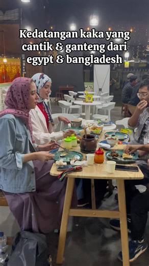 Shukriya for coming 🙏🏻 . visited by students from Egypt and Bangladesh @thewinnerspicekitchen #bogor #indianfood #thewinner