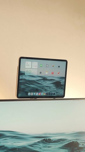 Andrea Mosca on Instagram: "Setup update, @apple iPad moves 🚀 Some time ago i had already tried this iPad setup and… i must say that the new position above the monitor is truly amazing😍 What do you think? Let me know below👇🏻 All products link in my bio (use 🔎 for research). - #kuxiu #ipadpro #ipadpro11 #ipadstand #ipadmount #ipadholder #teamap #deskaccessories #desksetuptour #interiordesign #homedesign #office #workfromhome #homeoffice #plantlover #setup #homestudio #workspace #officedesign