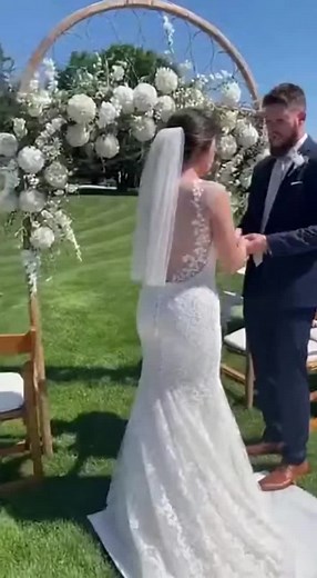 Bride's Dress Fails: Chaos Ensues at Wedding