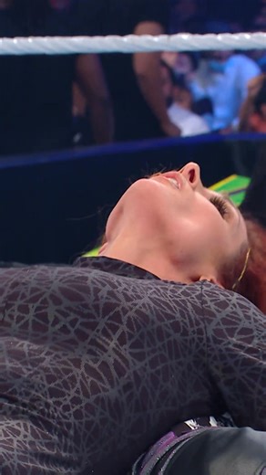 En #WWEChamber 2022 Becky Lynch se enfrentó a Lita en una lucha generacional 🔥 | WWE Español