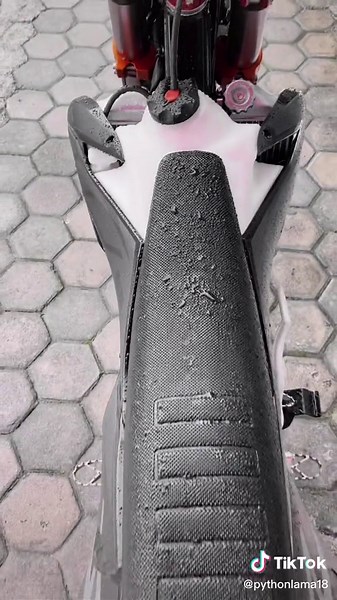 All new #hj250 #wheelupgrade #crossfire #supermoto #dirtbike #darkhumor #crossfirelover #pythonlama #nepal #upgrades #changes #change