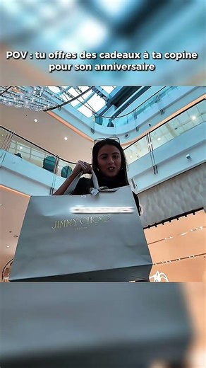 J’offre des cadeaux à ma copine pour son anniversaire 🥳 #couple #amour #rich #motivation