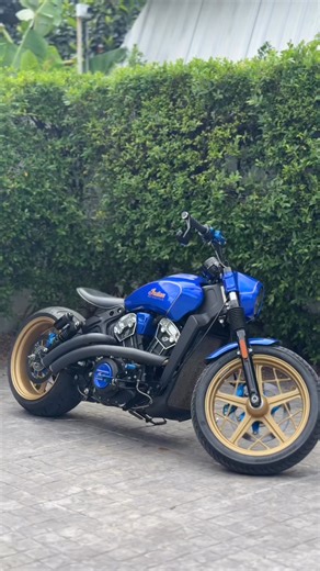 Coffee and engines — perfect morning combo. ☕⚙️ “กาแฟกับเครื่องยนต์ คู่เด็ดของยามเช้า” #indianmotorcycle #indianscout #motorcycle #twowheels #bangkok #240k #เกิดมานำกระแส #มั่วแต่ตามกระแสเมื่อไหร่จะได้เกิด | Art Teng