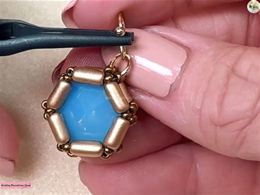 How to Make Earrings with 14mm Rivoli Tutorial 🛠 Materials 👇 🟣 Tubelet Beads - Aztec Gold from potomacbeads.com 🟣 14mm Rivolis - Potomac Crystal Fractal Peridot 🟣 Azuki Seed Beads - Color Collection Metallic Fairy Dust Size 11/0 | Wedding Decoration Ideas