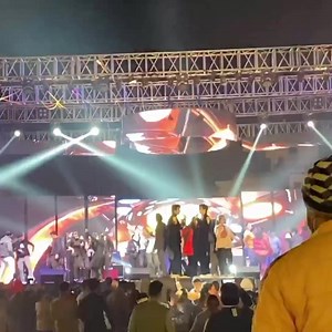 19K views · 292 reactions | Lil Maharaja Live ft.Shubham Bali !! Everyone grooving to the Evergreen Song by the Legend Sonu Nigam Sir ❤️ !! Having fun onstage with Shubham Bali , Akshey Sondhi , Aman Verma , NJ bhai , Kirpal , Suresh , Mohit Gupta !! | Shraey khanna | Facebook