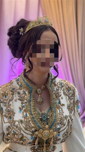 Accessoires caftan by me: @habilleuse_des_reines_chic #tasdira #tasdirat_al3arous_aldjazairia #karakou #caftan #mariage #mariagealgerien #bride #blouzaoranaise #machta #machtadeluxe #habilleuse #habilleuse_professionnelle_des_mariées #تصديرة_العروس_الجزائرية_كراكو_فرقاني_قبايلي_شدة #تصديرة #تصديرة_عروس_جزائرية #كراكو_عاصمي #كراكو #قفطانجزائري #قفطان #بلوزة #بلوزة_وهرانية #عروسة #عروسة_جزائرية #عرس #لالسرقة_التراث_الجزائري #ماشطة #ماشطة_العروس_الجزائرية | Habilleuse des reines chic