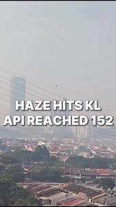 【😷 KL Haze Alert: Air Quality Unhealthy at 152 API ❗️】 As of 12 PM today, Kuala Lumpur‘s Air Pollution Index (API) has reached 152, which is officially classified as unhealthy. 🏙️ Met Malaysia confirmed that 79 hotspots were detected via satellite in Sumatra, Indonesia, yesterday. The prevailing southwest monsoon winds have blown haze across the Strait of Malacca, triggering elevated pollution levels in our capital. 🇮🇩🌫️➡️🇲🇾 Some nearby states are experiencing visibility as low as 1–2 kil