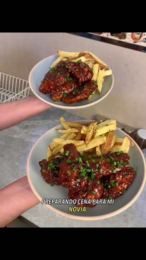 Deliciosas alitas en salsa BBQ para una cena especial
