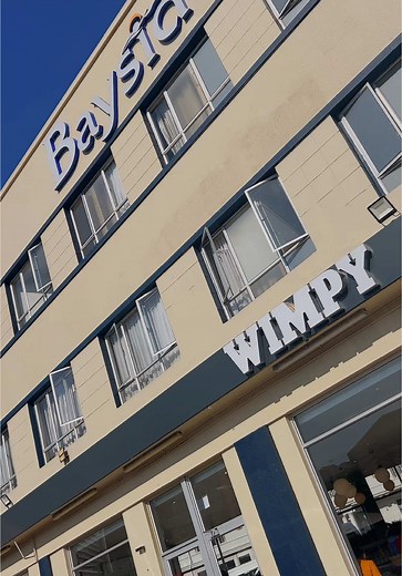 Comrades Marathon Runners Carb-Load at Bayside Wimpy