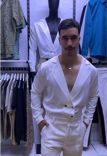 Los mejores Outfit para este Verano 2025 lo encuentras en la tienda de galeria Azul, ¡No Esperes más, luce MEN LAB! Visítanos en: 📍GALERIA KRISTALES, tda 305 - Jr agustin Gamarra 1095 , la Victoria 📍GAMA MODA PLAZA, tienda SS 058 pasadizo 5 (Gamarra) Jr Agustín Gamarra 1215 - la Victoria 📍GALERÍA AZUL, tienda 591 - 592 Jr. Agustin Gamarra 820- la Victoria ruc: 20611262150 #CapCut #modamasculina #pantalonesentendencia #estilocasual #oldmoney #fashiontiktok