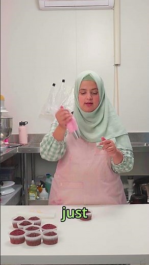 Learn how to use Russian piping tips | full tutorial uploaded