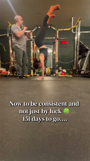 My first handstand from the floor!!