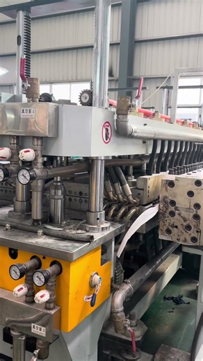 PP Hollow Corrugated Board Making Machine#plasticmachine #plasticmachinery #extruder #manufacturing