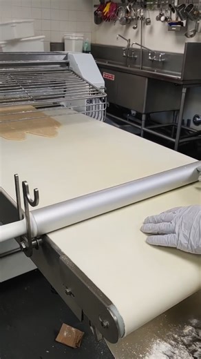 Our chicken pot pies are one of the most popular items on the menu, and for good reason! They are savory, warm, comforting, and delicious! What’s not to love?! 🥧 #chickenpotpie #savorypie #julianca #momspiesjulian #momspies #momspiehouse #julian #sdbakery #visitsd #pie #julianapplepie | Mom's Pie House