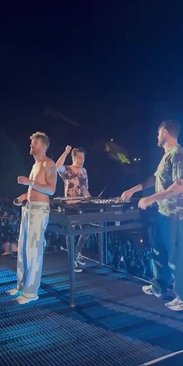 🎵Closer #thechainsmokers #closer #thechainsmokerscloser #live #electronicmusic #electric #live #performance #fyp #foryou #trending