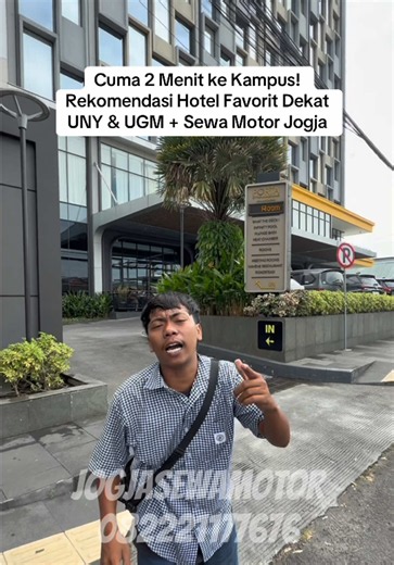 Kalau kamu cari rekomendasi hotel dekat Kampus UNY & Kampus UGM, jangan asal booking! Ada hotel yang cuma sekitar 2 menit ke area kampus dan lokasinya super strategis, nama hotelnya PORTA by Ambarrukmo. Cara pesan hotelnya mudah, klik tag lokasi di video sekarang! Biar mobilitas selama di Jogja makin praktis, gunakan layanan sewa motor jogja dengan antar-jemput langsung ke hotel. Di JogjaSewaMotor, unit bisa diantar ke tempat menginap sehingga kamu tinggal terima motor tanpa perlu datang ke kant