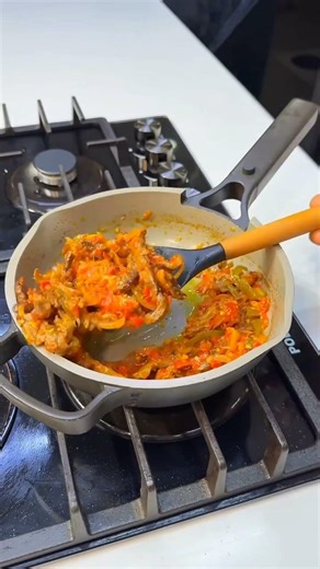 Boring bread breakfast? No, not here. Switch things up with this shredded beef cheese toast bread.