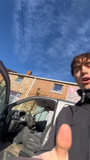 🌟 Profitez des offres de lancement – jusqu’en 2026 ! 🌟 Après cette période, les tarifs reviendront simplement à la normale. Donc si vous voulez bénéficier des meilleurs prix, c’est maintenant que ça se joue. Un grand merci à tous mes clients pour le super accueil à chaque prestation 🙏 Grâce à vous, je peux travailler dans le confort et pousser chaque détail au maximum. On s’améliore voiture après voiture… et ce n’est que le début 🚀 👉 Réservez votre nettoyage – lien en bio. Votre voiture mér