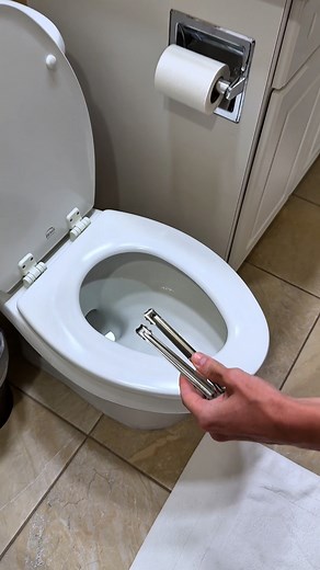 18K views · 28 reactions | First thing I do in the hotel!  #hotelhacks #hacks #hacksandtips #tips #hacksfotlife #fblifestyle | Lady Hack | Facebook