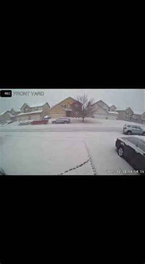 Traffic Slowly Stops as the Snow Takes Over ❄️🚗