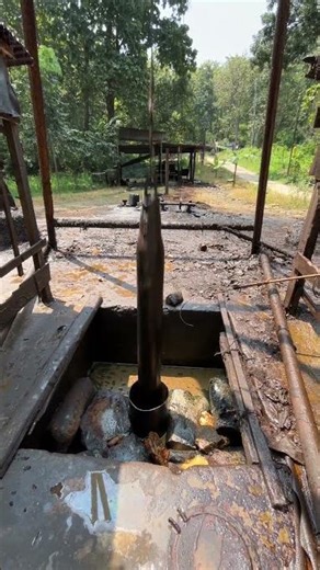 The Traditional Process of Drawing Oil from Old Wells