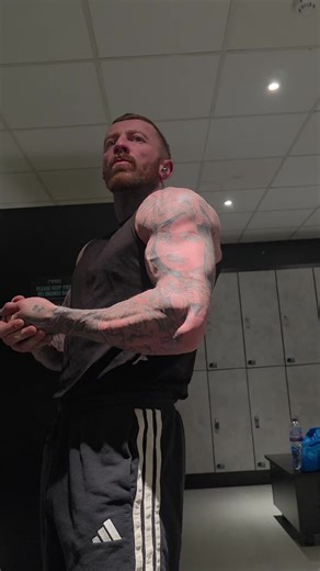 tryna get lean enough so your tattoos dont hide your gains 🤣 #gym #tattoos #arms #muscle #motivation