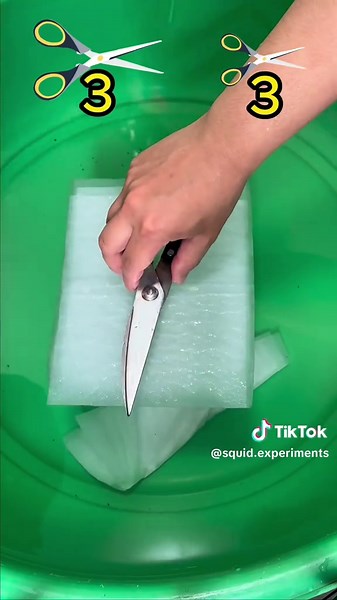 Floating Objects Experiment: ASMR Sensory Exploration