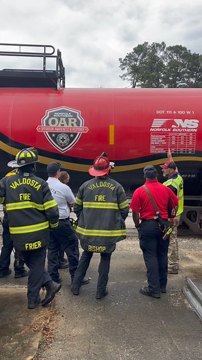 We trained over 5,500 first responders through our Operation Awareness & Response (OAR) program in 2024, including 20 NS Safety Train events and full-scale drills at select stops. 🚒 🚂 🚔 This free, hands-on training provided experience with the types of railcars and equipment they might encounter during a real-world emergency, along with lessons on tank car identification, locomotive emergencies, and response strategies and tactics. 💬 “Norfolk Southern’s commitment to safety extends far beyon