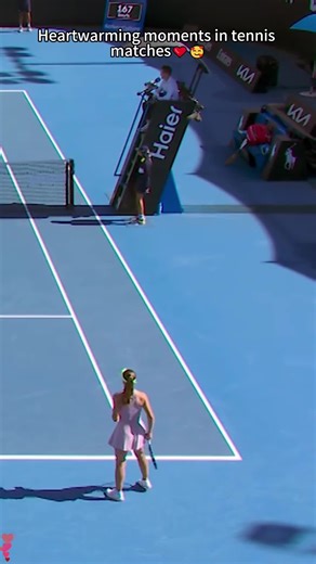 Heartwarming Tennis Moments That Captivate Fans