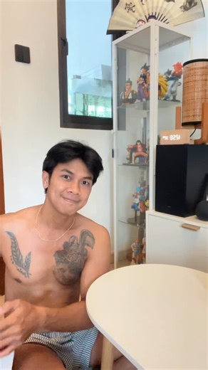 Ketut Setia Budiawan | Unboxing new year gift 🎁 . Happy New Year 2026 ✨ Wish this new year brings lots of joy, happiness, good health and indeed wealth. . .... | Instagram