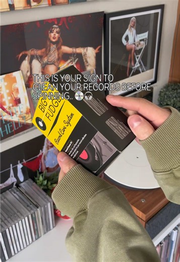 at last we have a new cleaning upgrade !! so happy to have gotten this set from @bigfudgevinyl going to be so so useful and I love the storage pouch it comes with !! 🎧💿🎵 #vinylrecords #vinylrecordcollection #vinylrecordcleaningkit #vinylrecordcollector #recordcollection