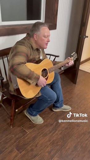 Ken Mellons Performs Seven Lonely Days at Horseshoe Lake