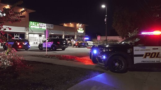 Smoke shop employee opens fire during attempted robbery, suspect in critical condition