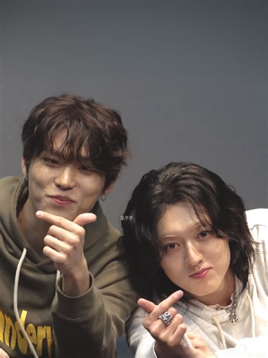 Jeongwoo: Talented Vocalist and Rapper Highlights