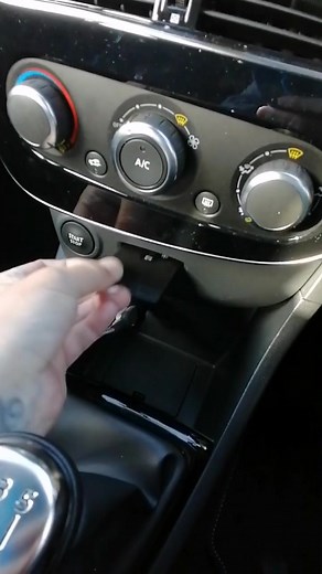 #goodmorning #keyless start on the 2019 #renault #clio #carsoftiktok #cars #cartok #work #eBayWintern