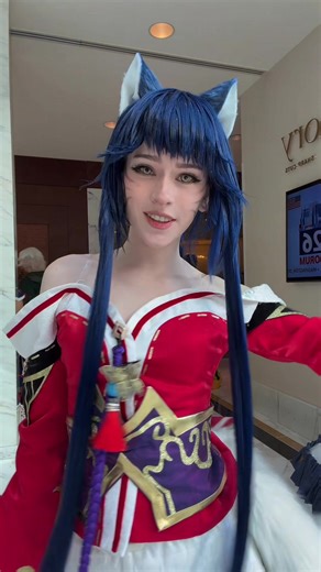 Ahri from league!! Fanart is done by zenithworkshop on ig. Definitely will be redoing this cos soon (: #leagueoflegendscosplay #cosplay #ahricosplay #fypppp #cosplayer