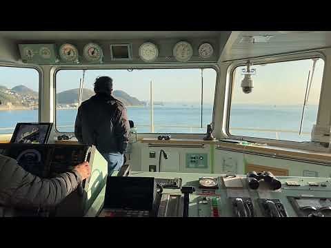 ｹﾞｰﾄﾗﾀﾞｰ船「のがみ」と海の男たち（関門海峡）