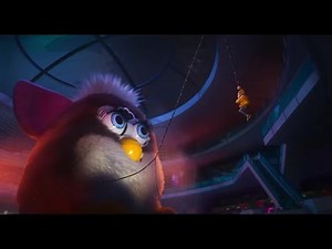 The Mitchells battling the world's largest Furby (The Mitchells vs the Machines 2021)