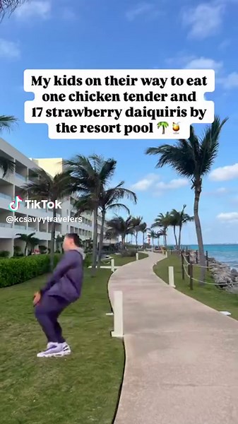 🤪🤪 Follow if you also love to travel with your kids so they can try chicken tenders from places all around the world! But seriously, anyone else’s kids do this kinda nonsense on your vacations? I’m not sure how they survive on chips and fruit smoothies for five days but they make it work 🤪 Share this with someone who’s kids would do the same! 🤣