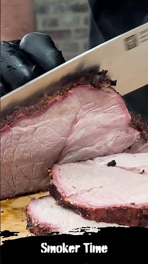 Geräucherter Schweinenacken | Benny vergleicht Smoker mit Pelletgrills #shorts #bbq
