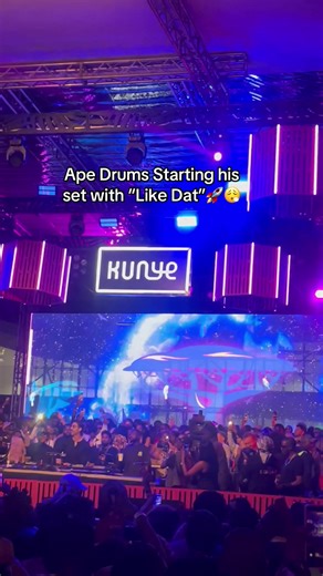 Ape Drums Begins His Set with 'Like Dat'