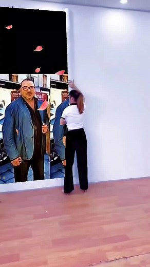 Interactive Display Exploration with Touch Technology