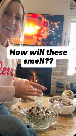 Tracy Crosland 🌸 Cottage Flower Gardening on Instagram: "Follow to see if these paperwhites bloom, if they are equally pretty, and HOW THEY SMELL! Disclaimer as always: I’m not sure of the exact pronunciation. We’re just having fun with winter flowers here, regardless of how to say their names. 🥳🥳🥳 Ziva Paperwhites: These are the most common ones you might find in a kit at Walmart or Lowe’s. Some people say they smell atrocious. Others are not bothered by the smell. Inbal Paperwhites: From w