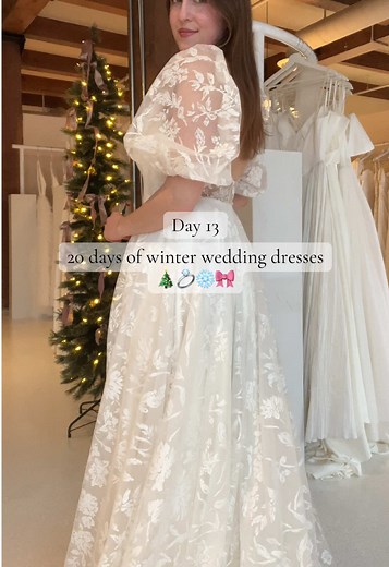 Counting down to Christmas with the dresses on your wish list 😉 DAY 13 ✨✨✨ . . . #2027bride #2026bride #winterwedding #countdowntochristmas #romanticweddingdress