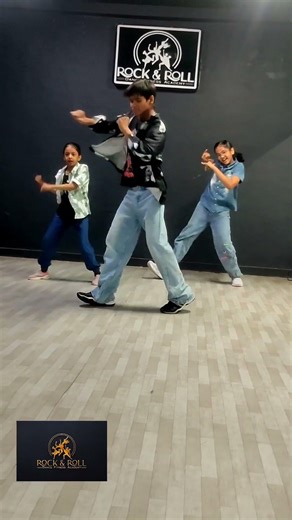dealer 😎🕺#dealer #trending #viral #youtubeshorts #dance #new #viralvideo #shortvideo #hiphop #