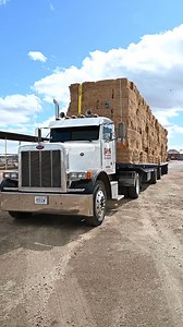 The squeeze doing what the squeeze does 🔥 | Bales Hay Sales