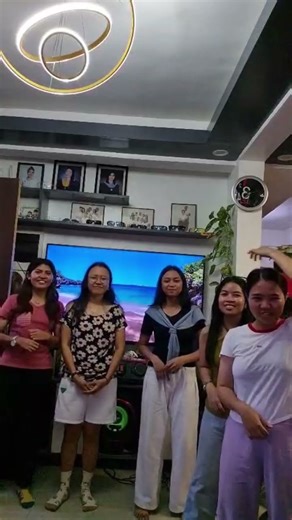 I think our perfect take for this dance trend 😂